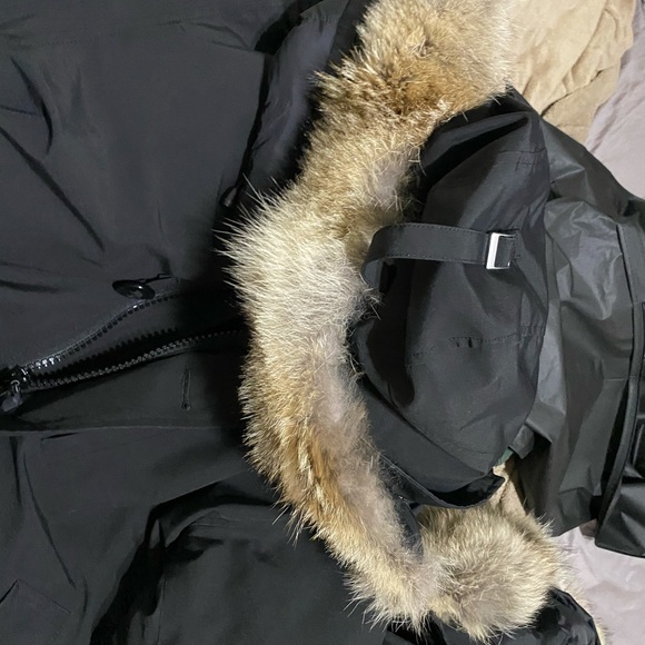 Canada Goose Coat - Picture 4 of 4